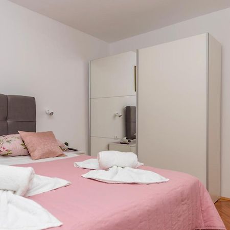 Apartment Strawberry Makarska Exterior foto