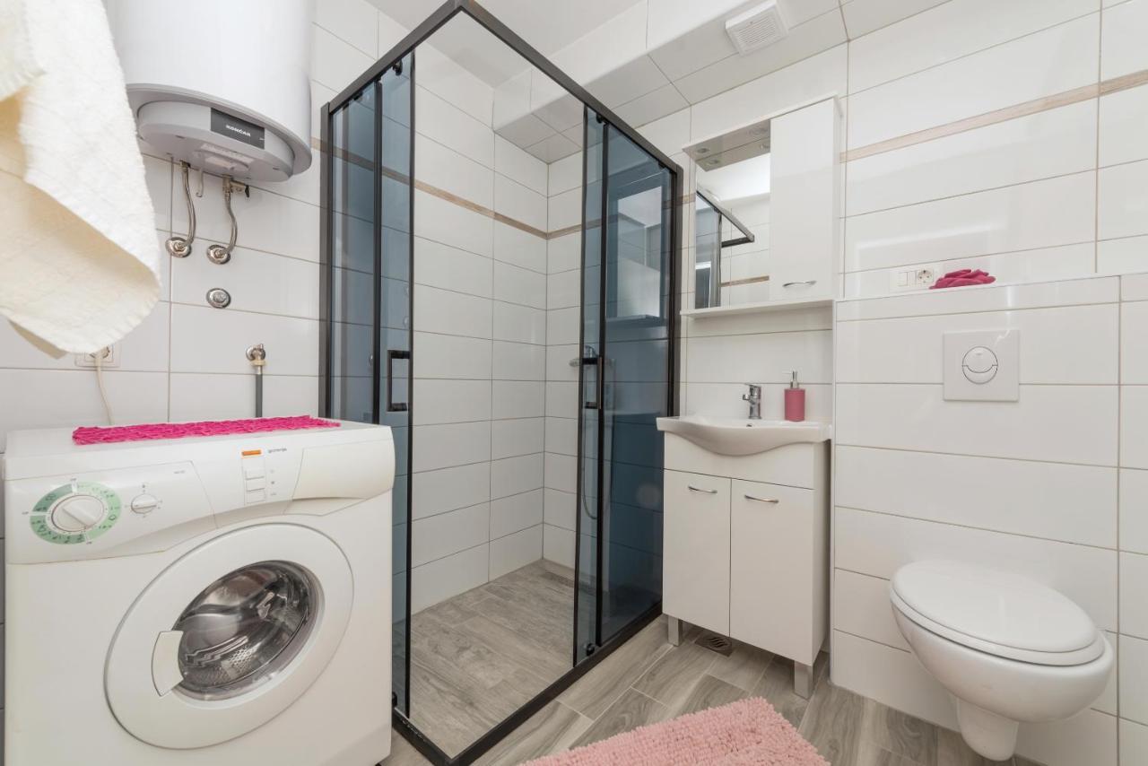 Apartment Strawberry Makarska Exterior foto