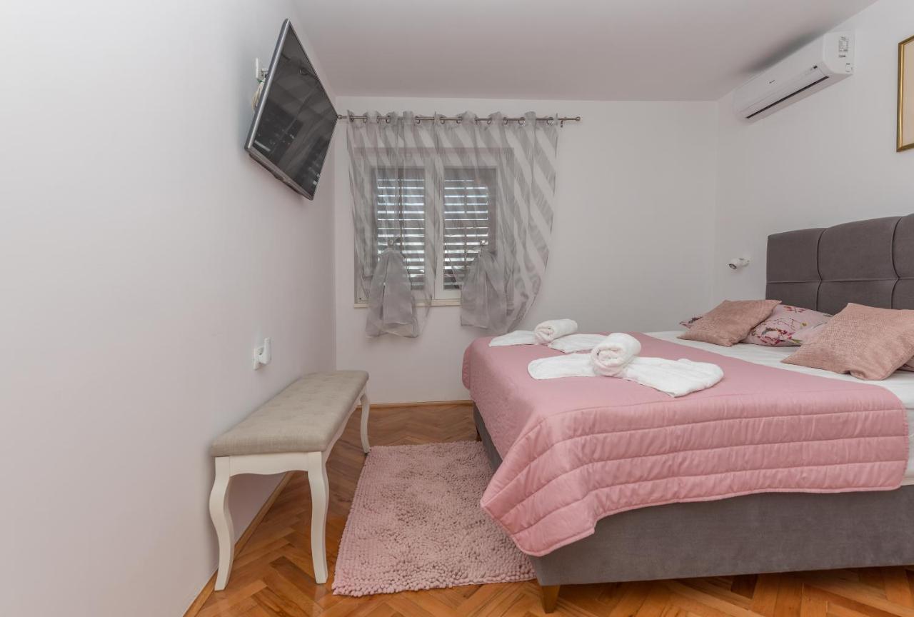 Apartment Strawberry Makarska Exterior foto