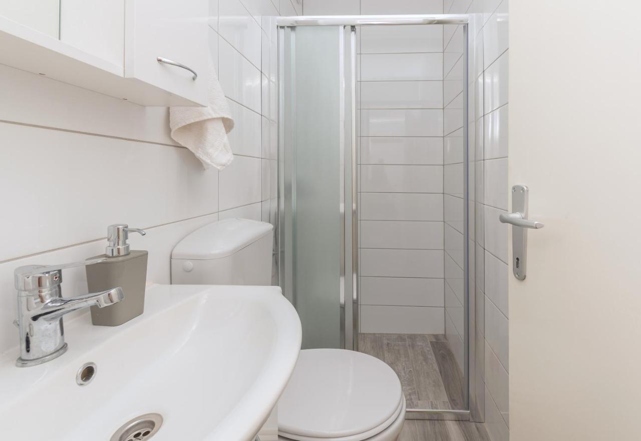Apartment Strawberry Makarska Exterior foto