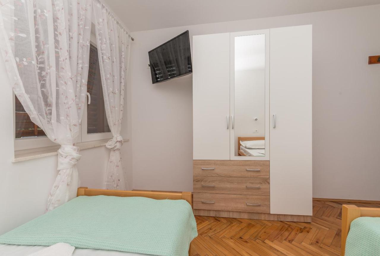 Apartment Strawberry Makarska Exterior foto