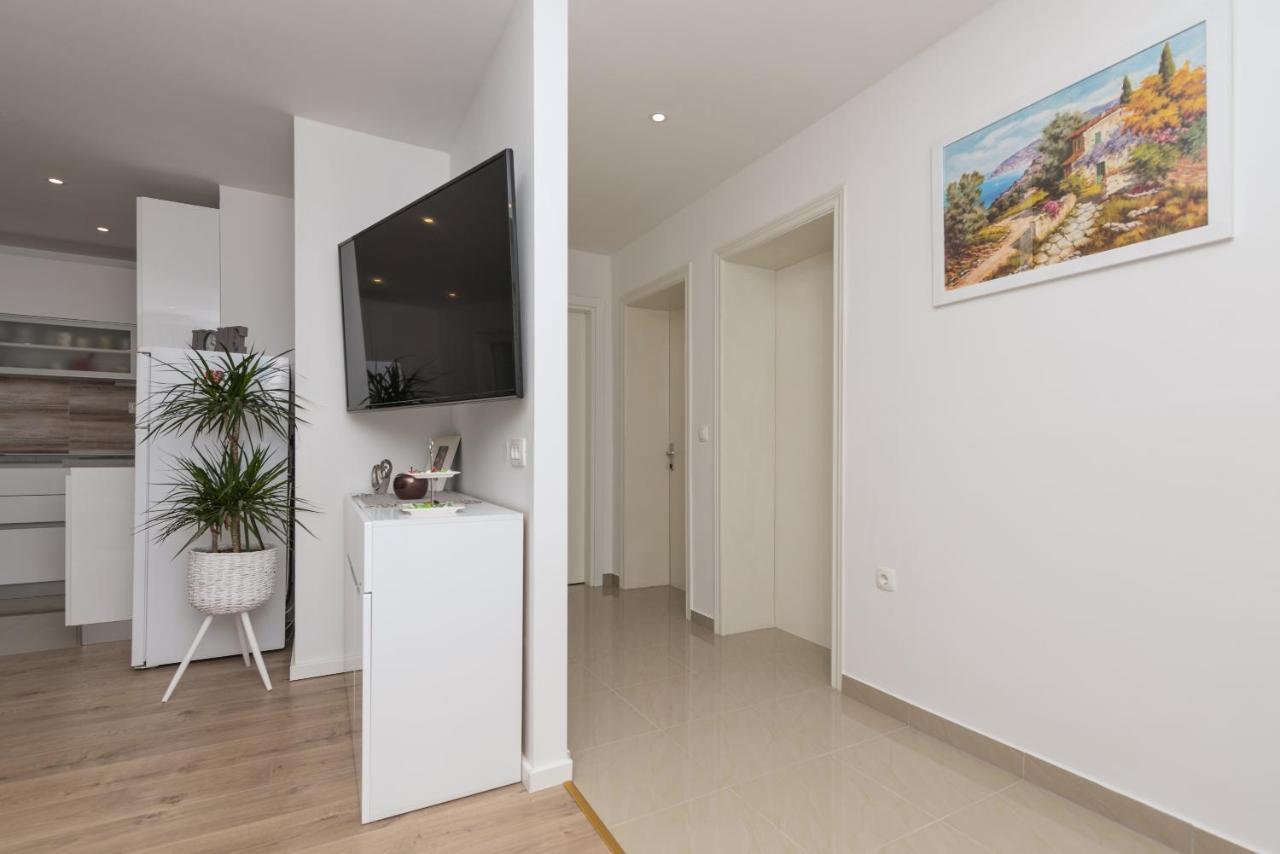 Apartment Strawberry Makarska Exterior foto